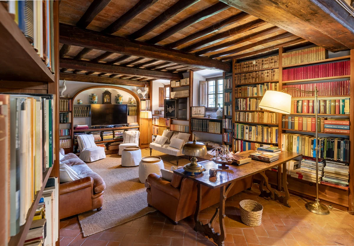fotografia di interni firenze biblioteca villa